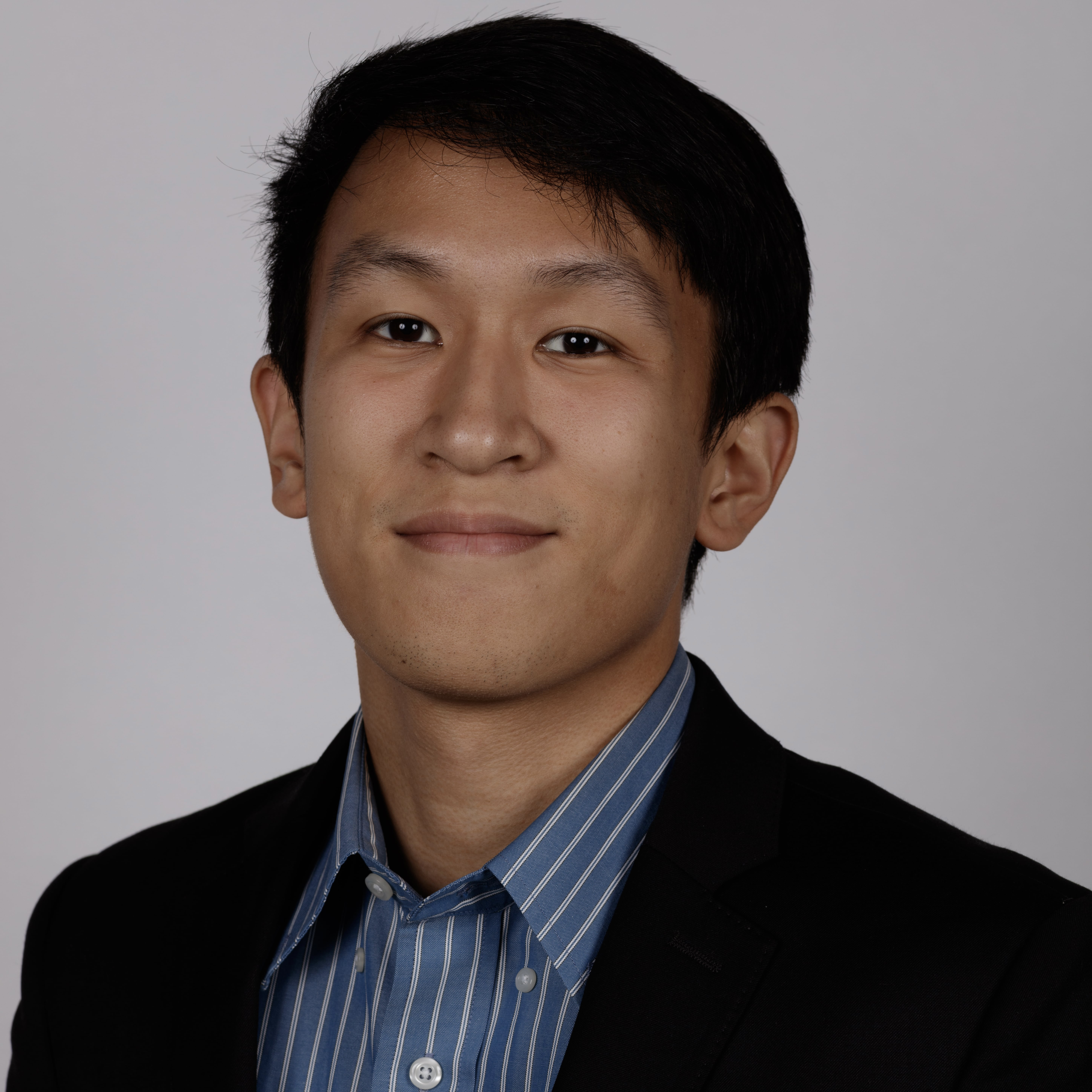 Kevin Luo headshot